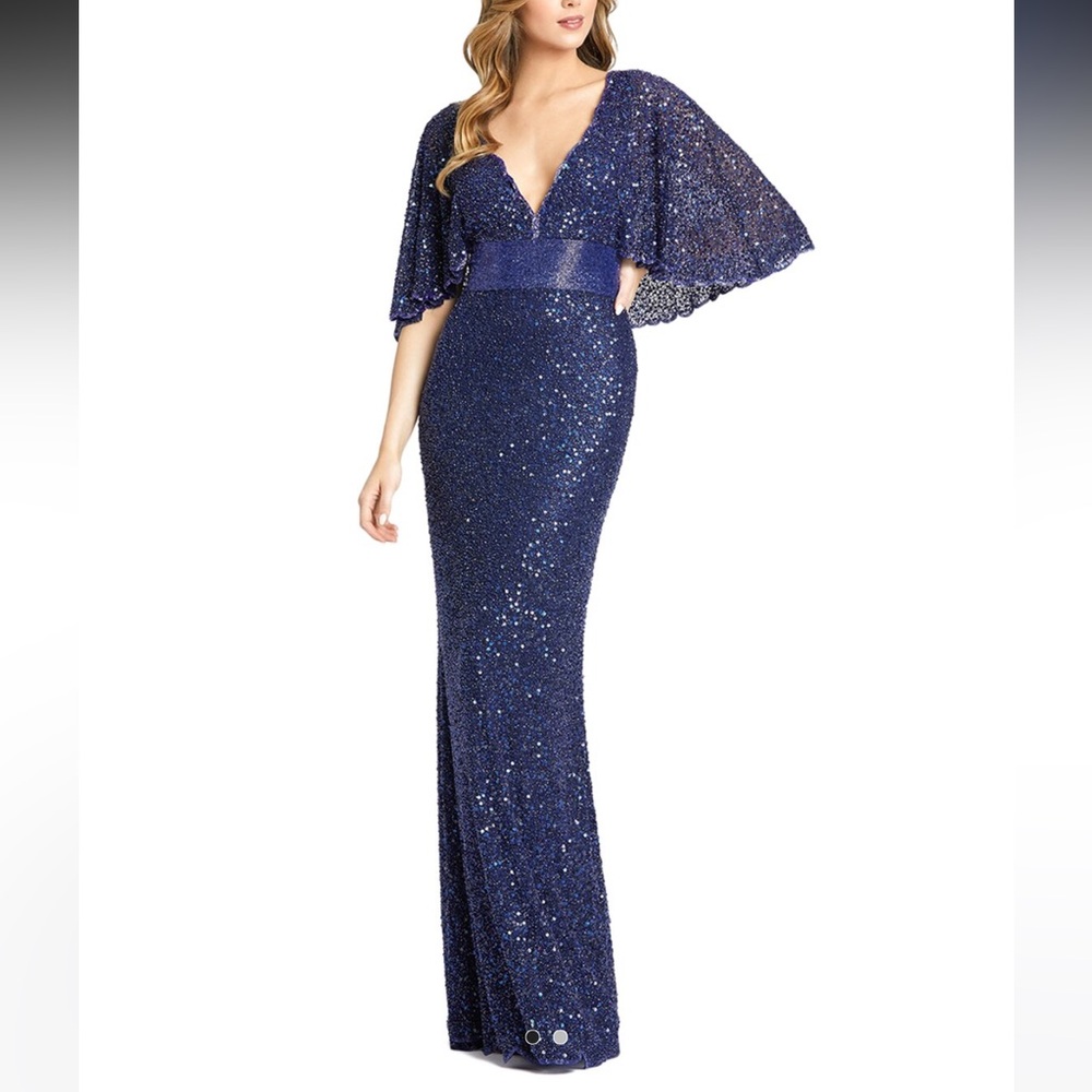 Mac Duggal Women’s Beaded Capelet Evening dress size US 8 new without tags.